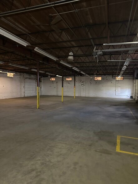 More Photos Of 1900 E Holland Ave, Saginaw Warehouse For Sale