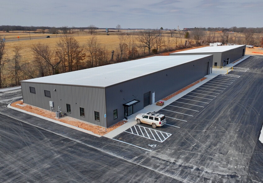 More Photos Of 1894 E 1st Ave, Bentonville Industrial For Lease