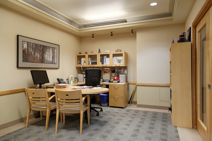 More Photos Of 1315 Cornwall Ave, Bellingham Office For Lease