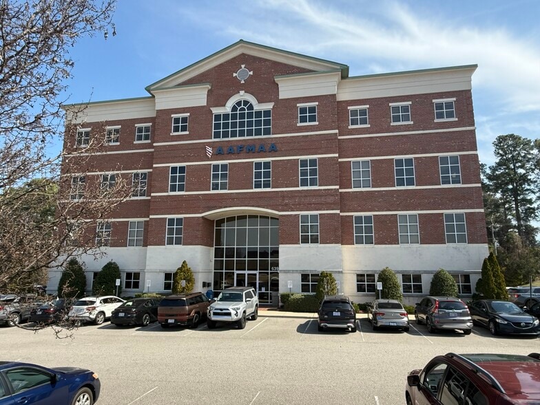 More Photos Of 639 Executive Pl, Fayetteville Medical For Lease