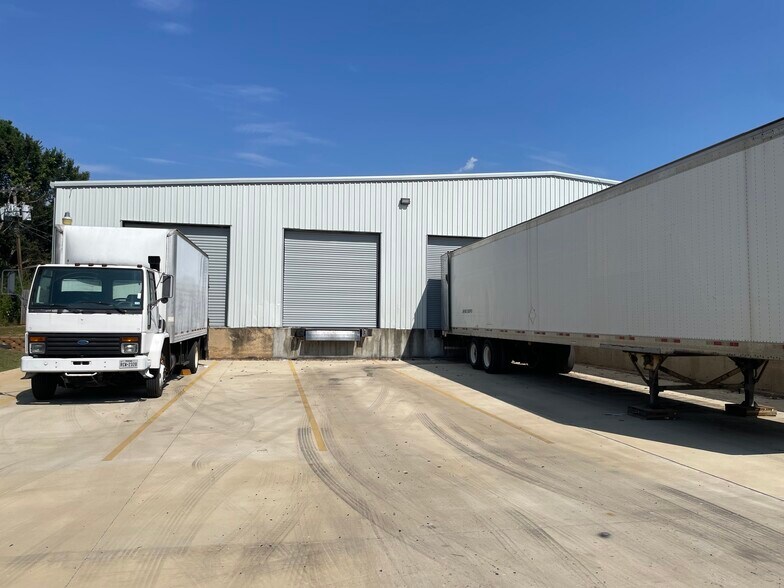 More Photos Of 4051 N Northeast Loop 323, Tyler Warehouse For Lease