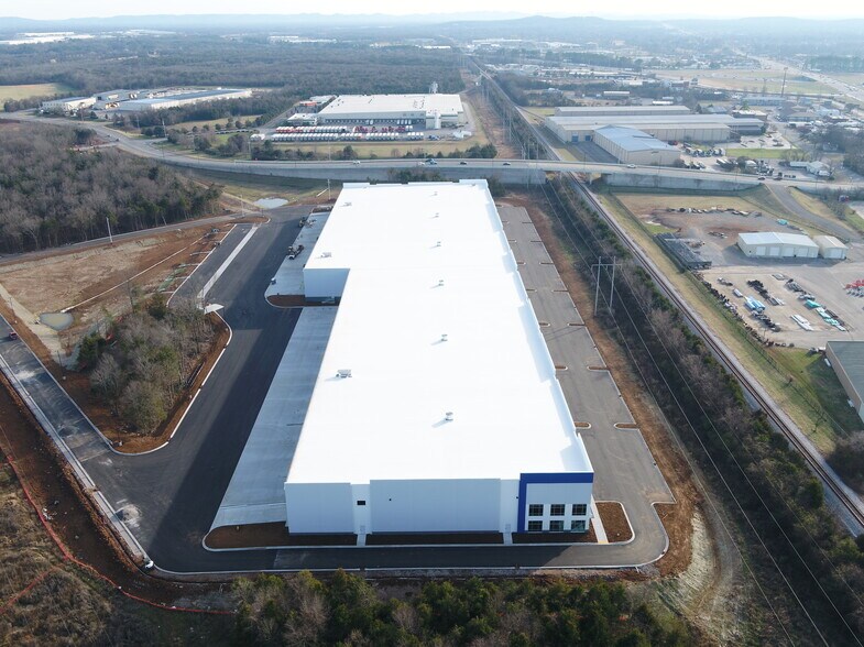 More Photos Of 315 W Rutherford Blvd, Murfreesboro Unknown For Lease