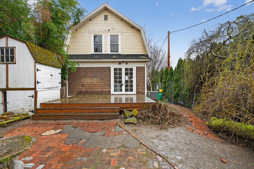 More Photos Of 317 NE Sacramento St, Portland Office For Sale