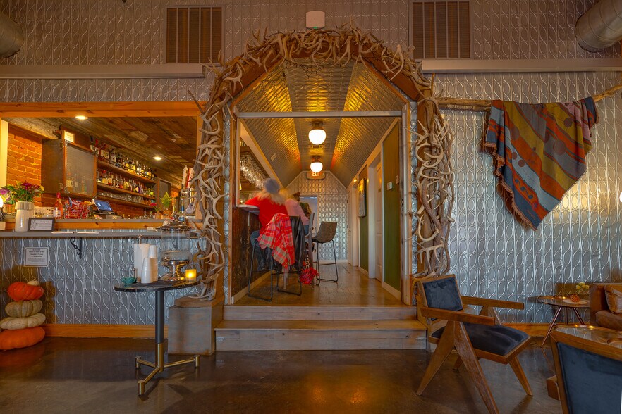 More Photos Of 221 W Main St, Tishomingo Hotel For Sale