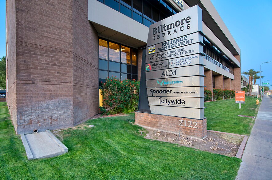 More Photos Of 2122 E highland Ave, Phoenix Medical For Lease