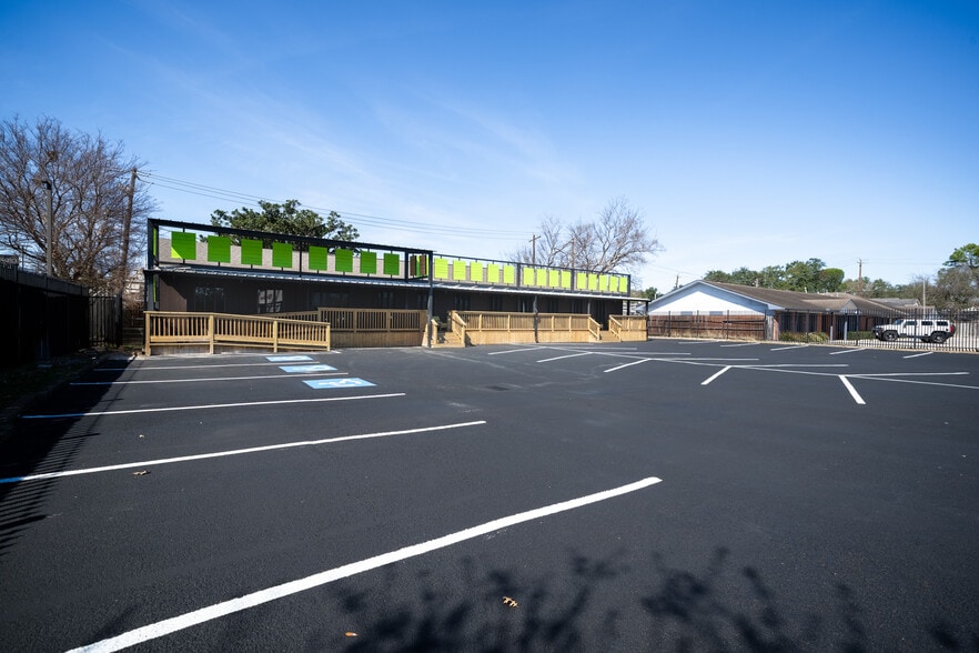 More Photos Of 2534 Walnut Bend Ln, Houston Medical For Sale