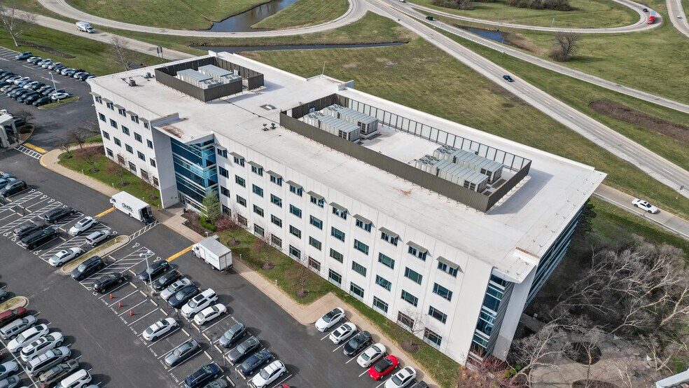 More Photos Of 111 Corporate Office Dr, Earth City Office For Lease