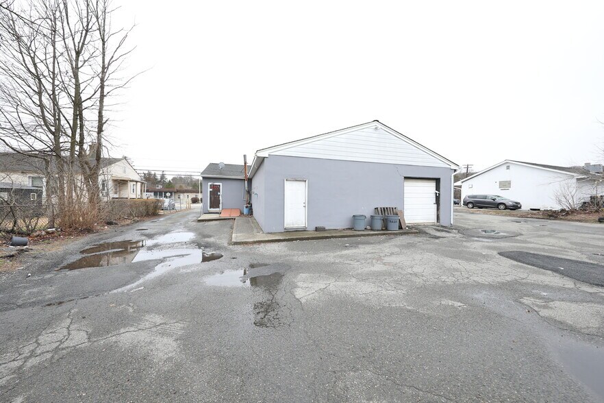 More Photos Of 301-303 S Salem St, Dover Freestanding For Lease