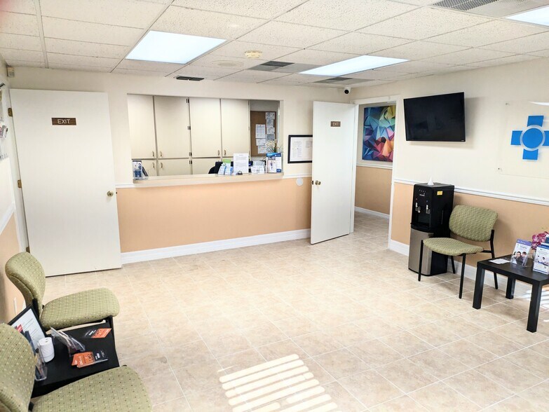 More Photos Of 4812 26th St W, Bradenton Healthcare For Lease