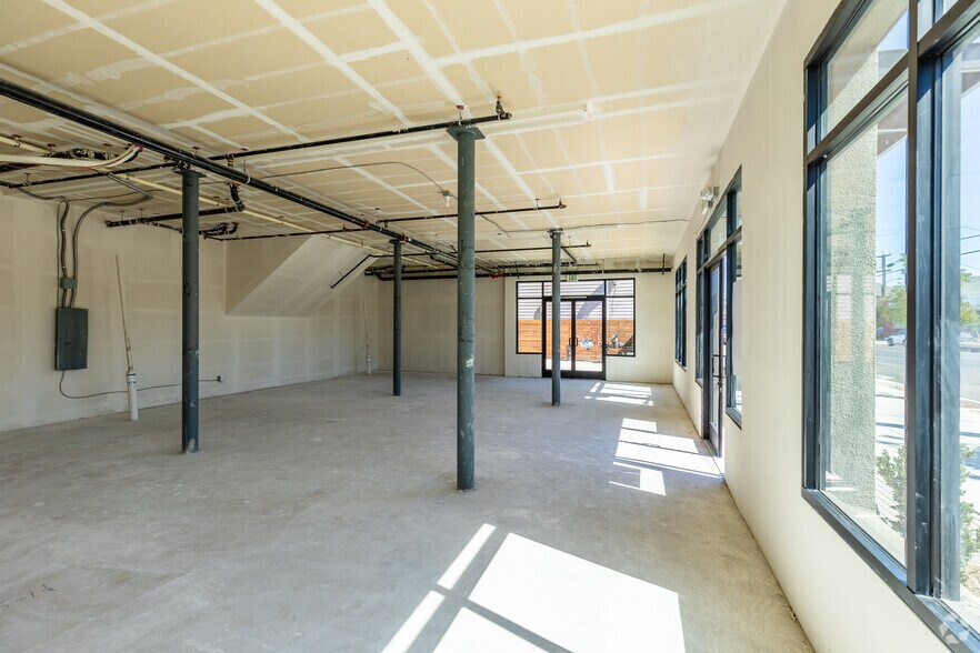 More Photos Of 2315 Market St, Oakland Storefront Retail Office For Lease