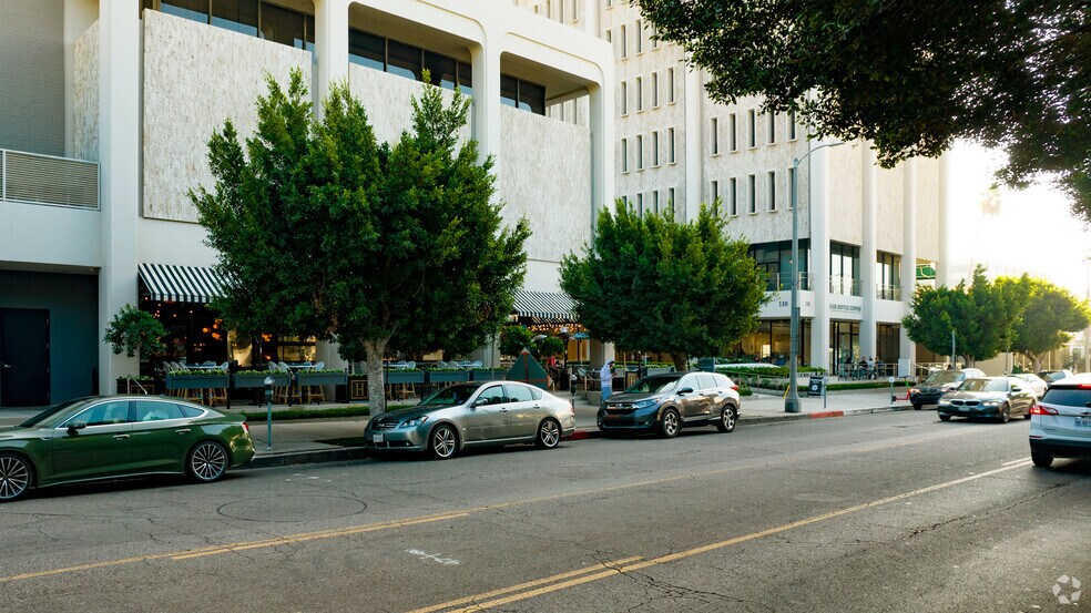 More Photos Of 116-120 N Robertson Blvd, West Hollywood Office For Lease