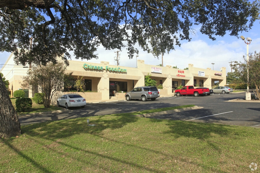 Primary Photo Of 600 N Austin Ave, Georgetown Unknown For Lease