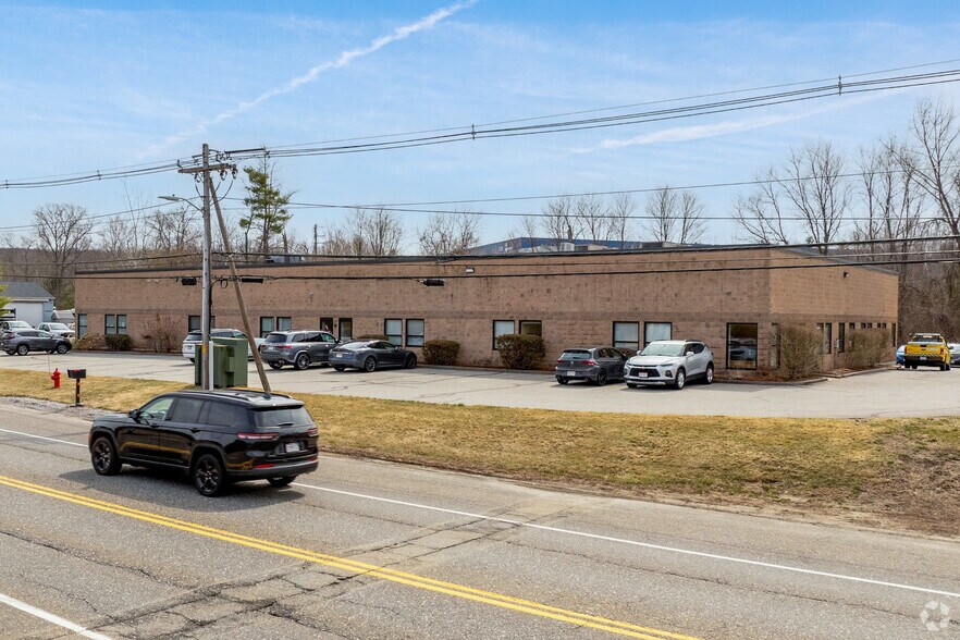 Primary Photo Of 140 Shrewsbury St, Boylston Flex For Sale