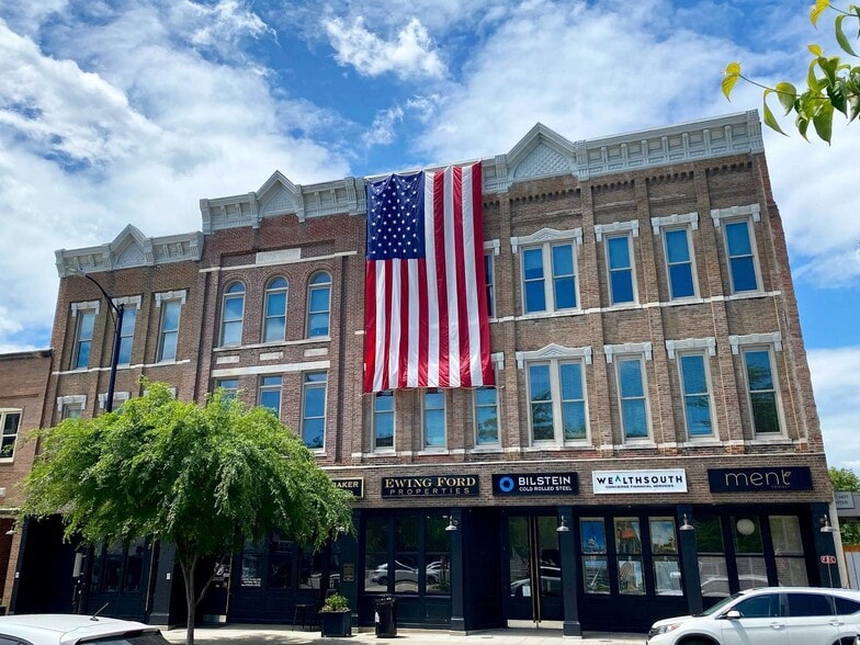 More Photos Of 911 College St, Bowling Green Office For Lease
