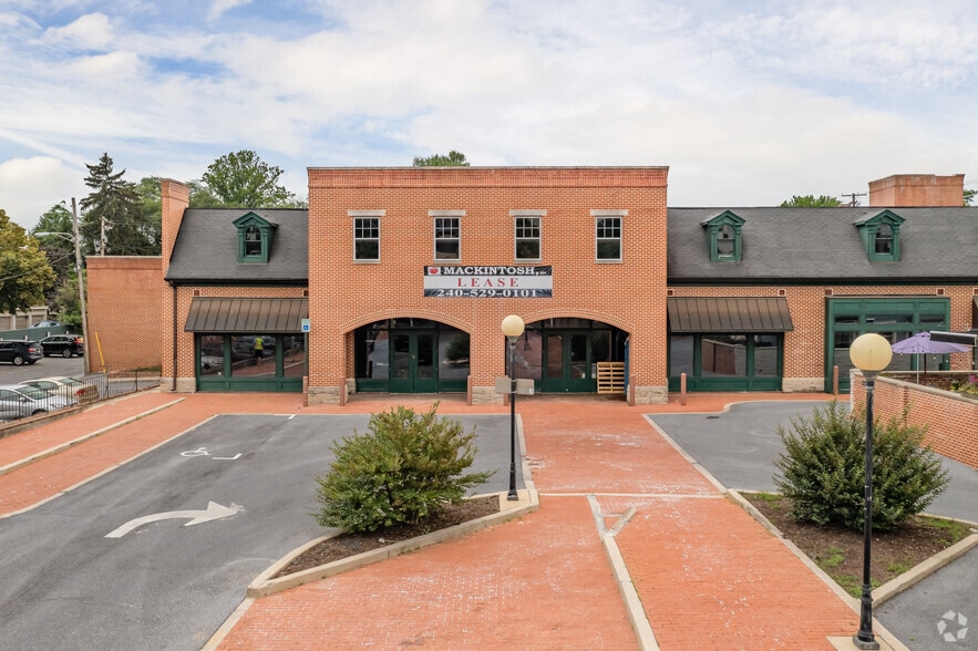 More Photos Of 331 N Market St, Frederick General Retail For Sale