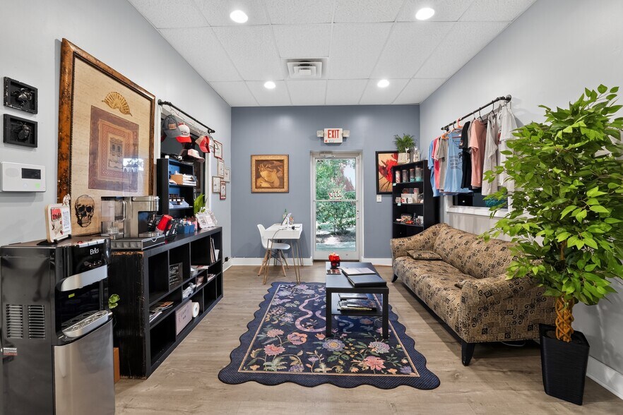 More Photos Of 594 E Chatham St, Cary Office For Sale