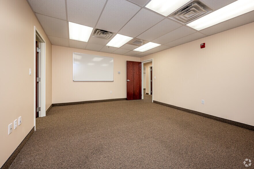 More Photos Of 14055 Seaway Rd, Gulfport Medical For Lease