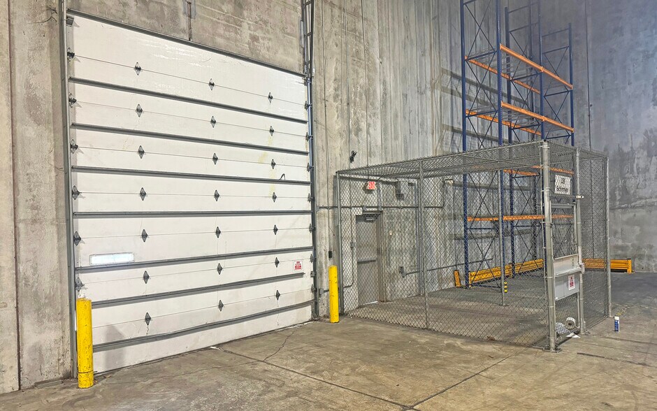 More Photos Of 27501 Hildebrandt Rd, Romulus Distribution For Lease