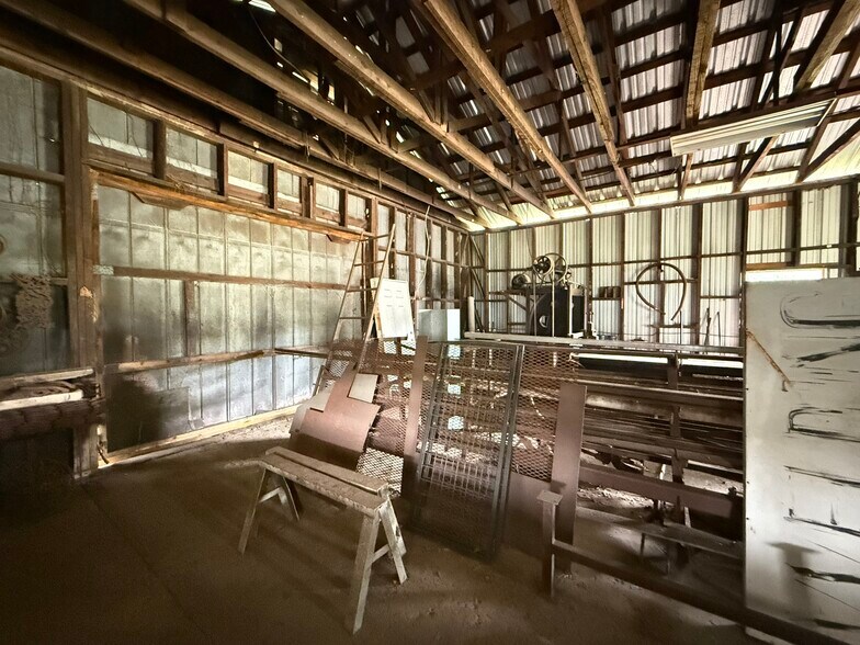 More Photos Of 245 E Washington St, Abbeville Industrial For Sale