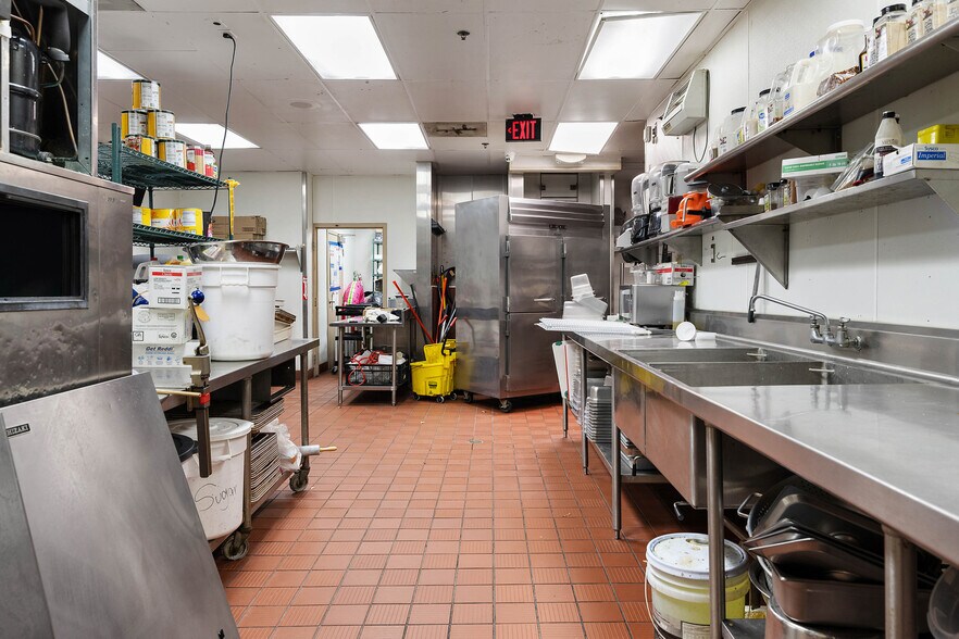 More Photos Of 12849 Ocean Gtwy, Ocean City Restaurant For Sale