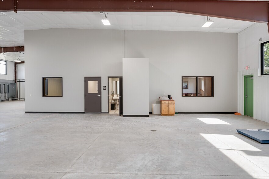 More Photos Of 605 Greenway Ct, Reedsburg Industrial For Sale