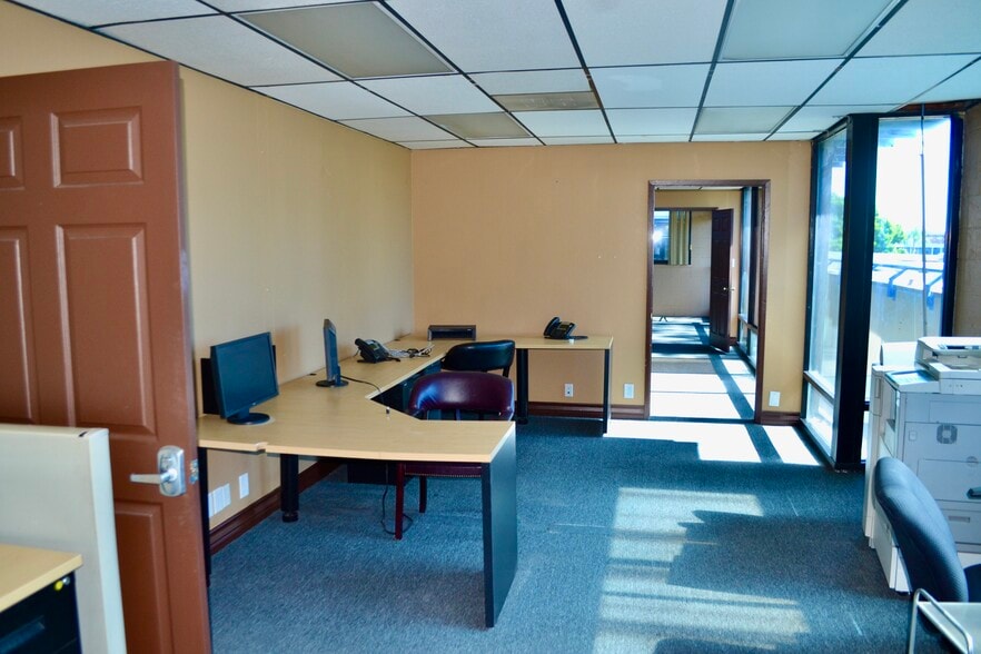 More Photos Of 9233 Charles Smith Ave, Rancho Cucamonga Flex For Lease