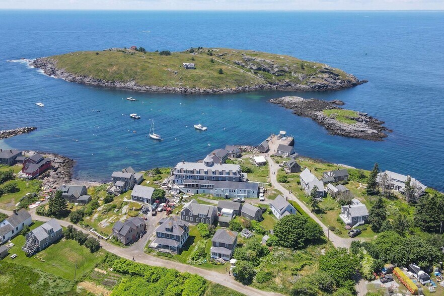 More Photos Of 5 Wharf Hill Rd, Monhegan Hospitality For Sale