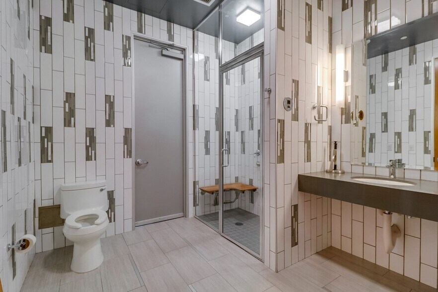 More Photos Of 1350 Columbia St, San Diego Loft Creative Space For Sale