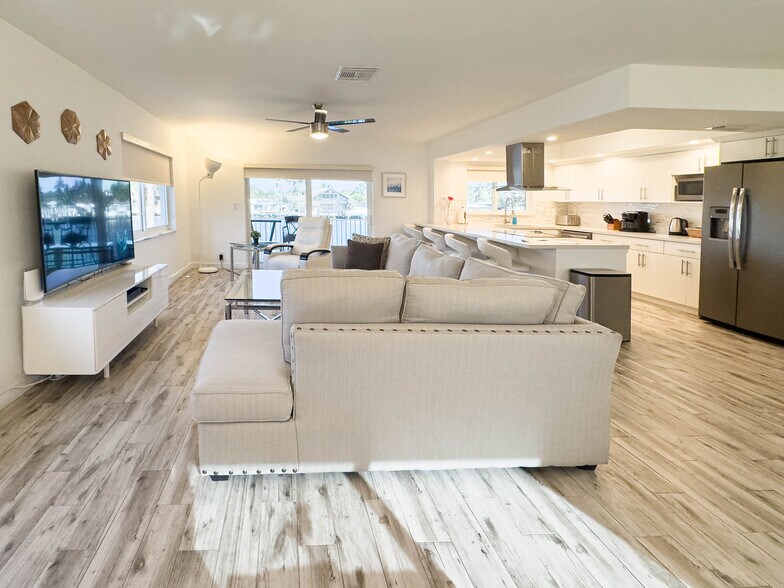 More Photos Of 605 S Riverside Dr, Pompano Beach Apartments For Sale