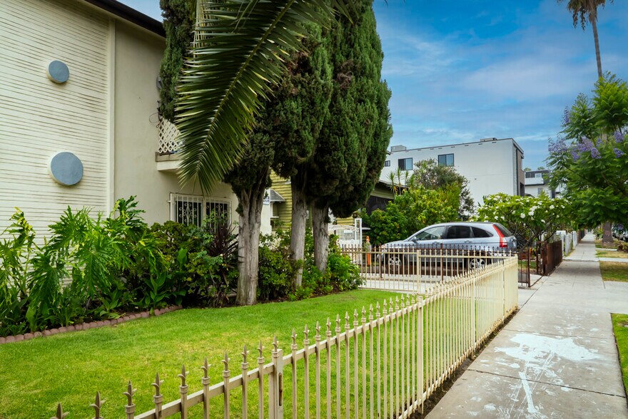 More Photos Of 919 N Oxford Ave, Los Angeles Multifamily For Sale