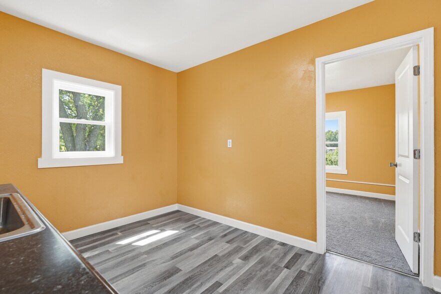 More Photos Of 10907 E 87th St, Raytown Multifamily For Sale