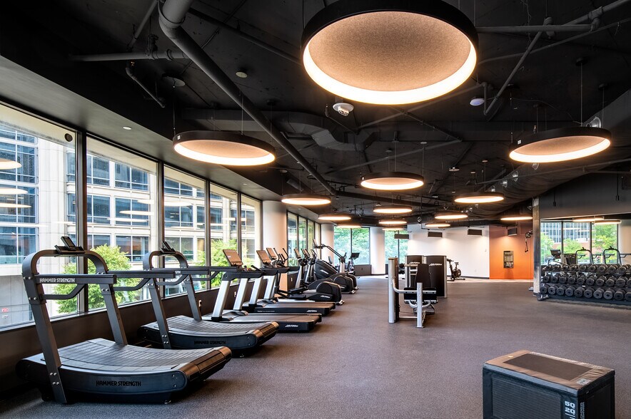 More Photos Of 2 Wisconsin Cir, Chevy Chase Office For Sale