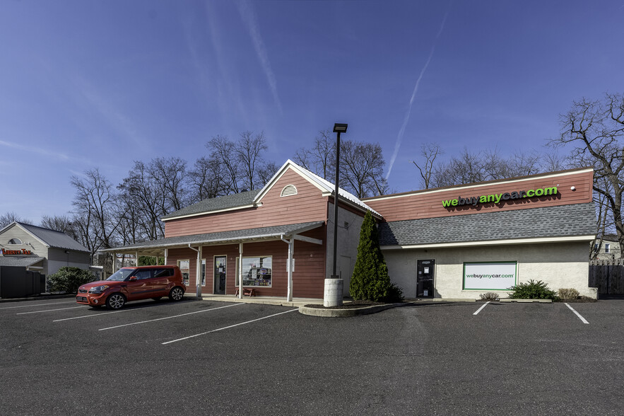 More Photos Of 323 E Gay St, West Chester Unknown For Lease