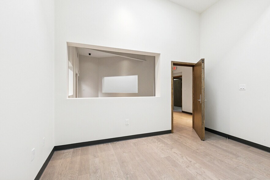More Photos Of 8411 Parc Pl, Chalmette Office For Sale