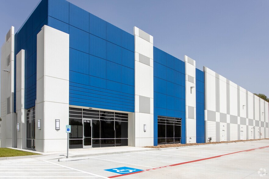 More Photos Of 8903 Warehouse Center Dr, Humble Unknown For Lease