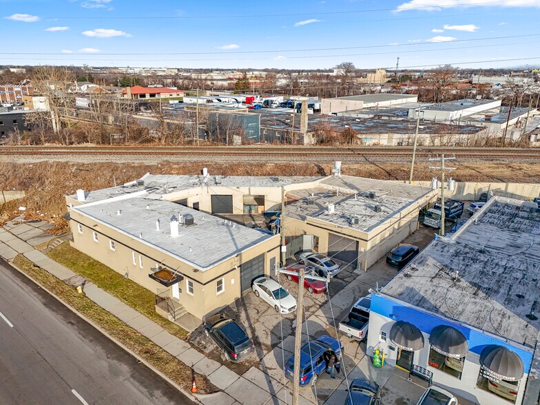 More Photos Of 5420 Oakman Blvd, Dearborn Warehouse For Sale