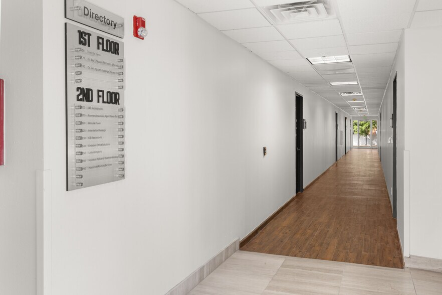 More Photos Of 2045 Space Park Dr, Houston Medical For Sale