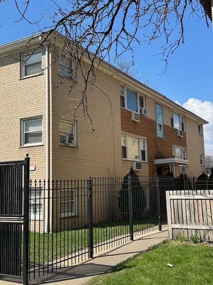 More Photos Of 8258 S Maryland Ave, Chicago Apartments For Sale