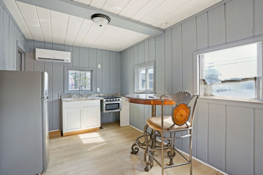 More Photos Of 4983 E Indiana Beach Rd, Monticello Hospitality For Sale