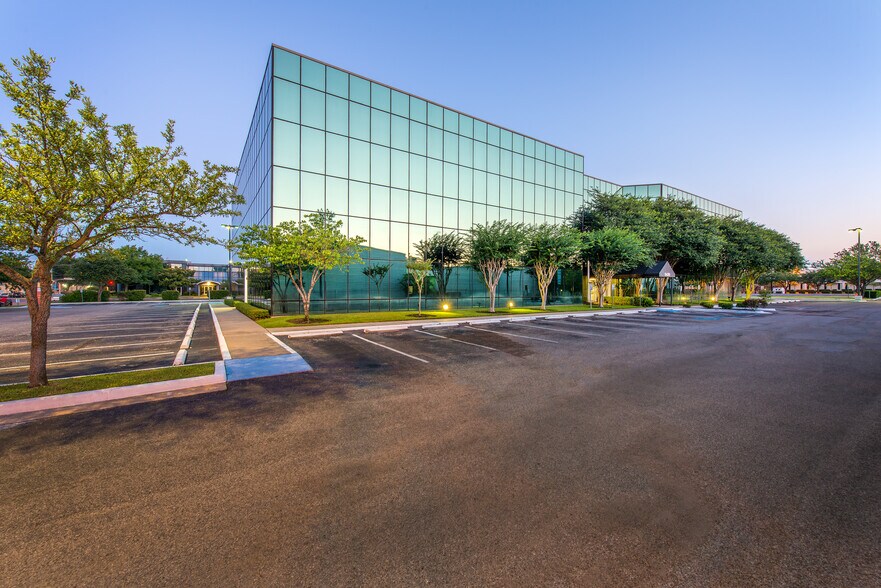 More Photos Of 5420 Dashwood Dr, Houston Medical For Lease