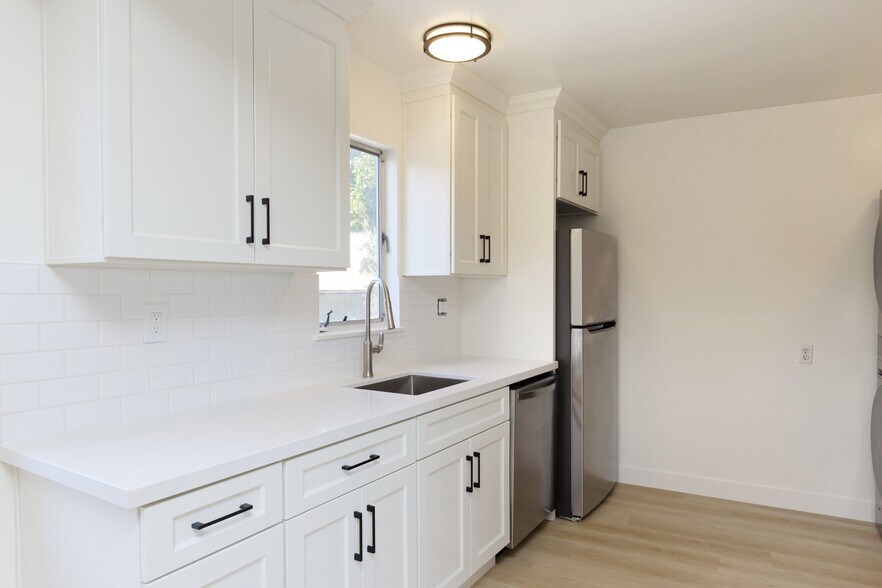 More Photos Of 407 Vernon St, Oakland Apartments For Sale