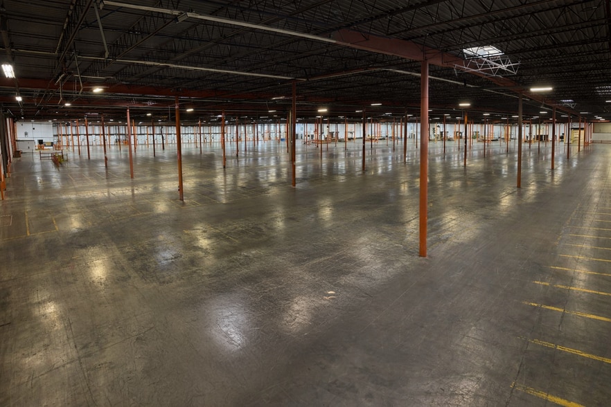 More Photos Of 7245 Henry Clay Blvd, Liverpool Distribution For Sale
