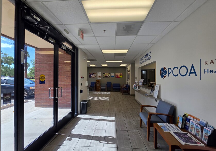 More Photos Of 600 S Country Club Rd, Tucson Office For Sale