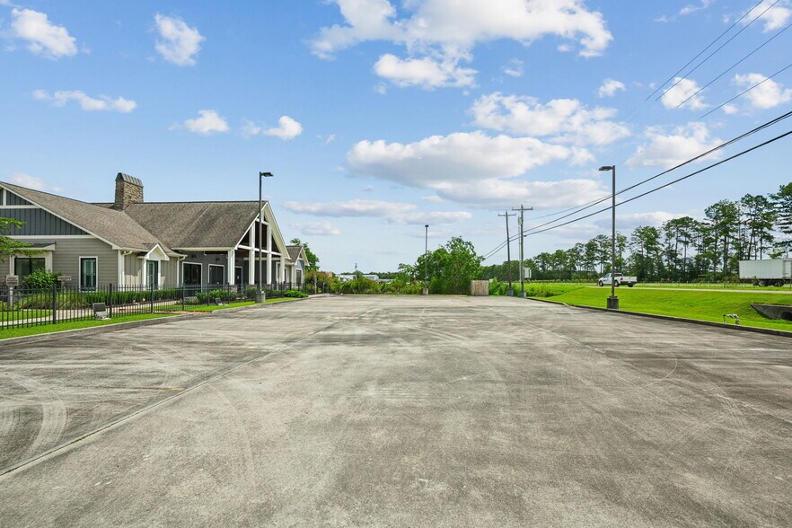 More Photos Of 27735 James Chapel Rd N, Holden Office For Sale