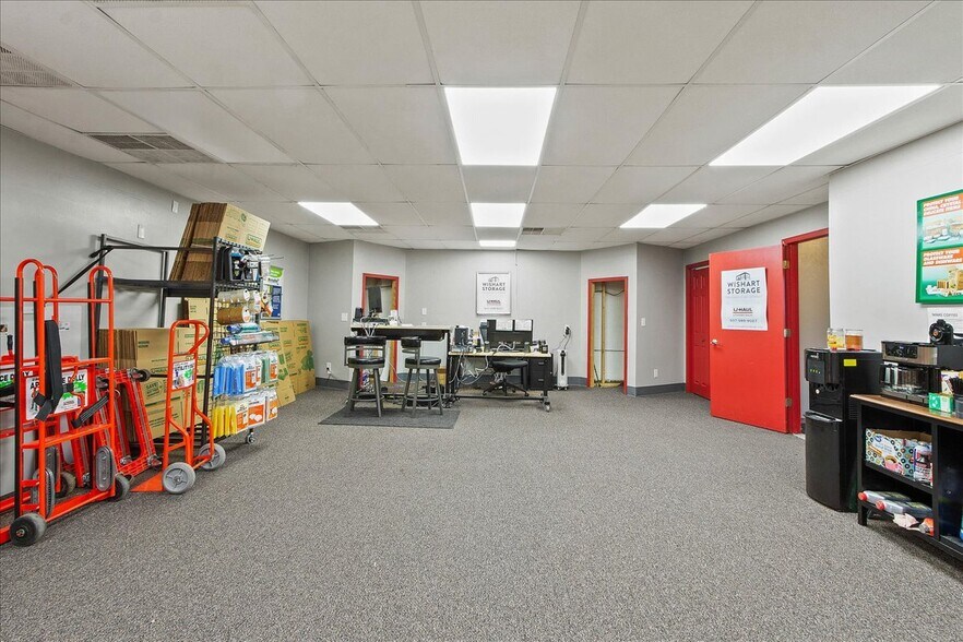 More Photos Of 6886 Wishart St, Huntsville Light Distribution For Lease