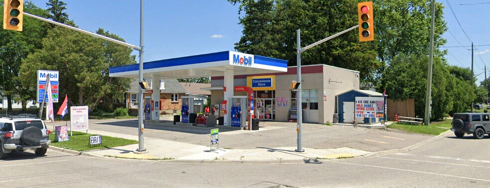 More Photos Of 789 Murray St, Wallaceburg Service Station For Sale