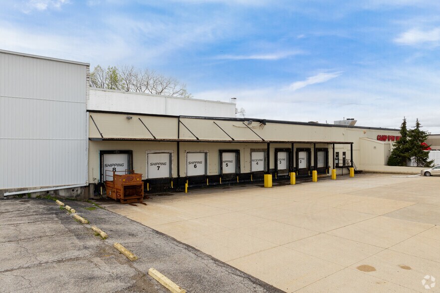More Photos Of 17655 Cumberland Rd, Noblesville Warehouse For Lease