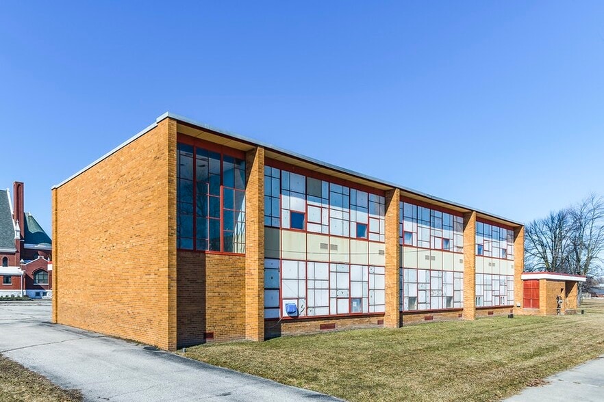 More Photos Of 1123 N Sherman St, Bay City Schools For Lease