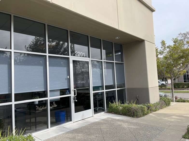 More Photos Of 2201-2213 N Loop Rd, Alameda Research And Development For Sale