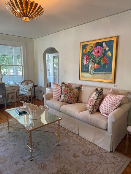 More Photos Of 3101 Augusta St, Greenville Office For Lease